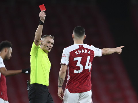 Grabnit Xhaka voit rouge
