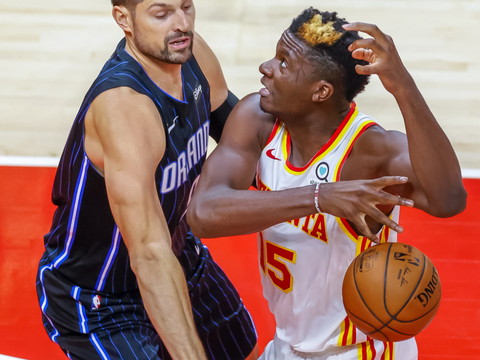 12 points et 12 rebonds pour Clint Capela