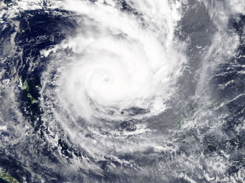Les Fidji menacées de vagues géantes à l'approche du cyclone Yasa