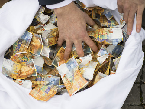 Un contre-projet à l'initiative sur la transparence est nécessaire