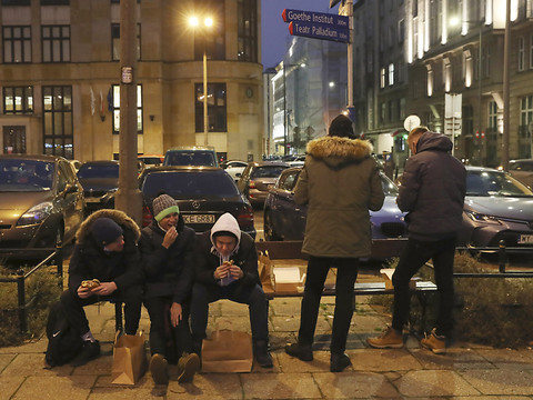 La Pologne impose un confinement partiel à partir du 28 décembre