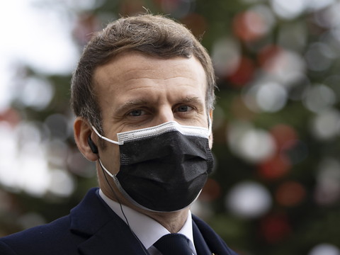 La vaccination fin décembre en Europe, Macron testé positif