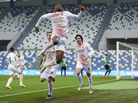 Serie A: l'AC Milan et l'Inter s'imposent