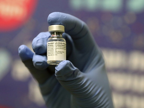 Le régulateur européen autorise le vaccin Pfizer-BioNTech