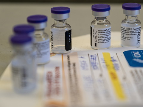 Les premières doses du vaccin contre le Covid-19 ont été livrées