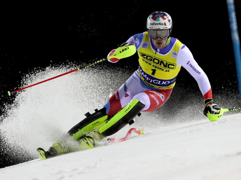 Kristoffersen s'impose à Madonna, les Suisses déçoivent