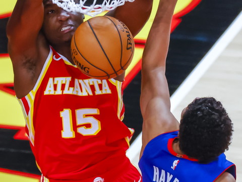 Des débuts victorieux pour Clint Capela