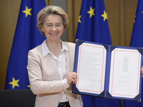 L'UE signe l'accord post-Brexit, à la veille du divorce historique
