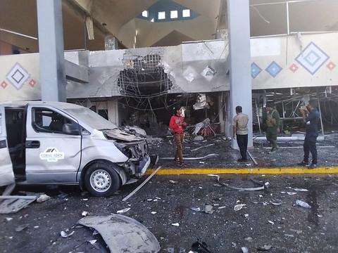 Au moins 26 morts dans des explosions à Aden au Yémen