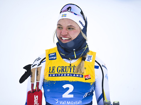Svahn s'impose à nouveau, Fähndrich 13e