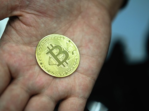 Le bitcoin dépasse les 30'000 dollars pour la première fois