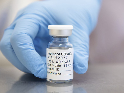 Le Royaume-Uni a commencé à injecter le vaccin d'AstraZeneca/Oxford