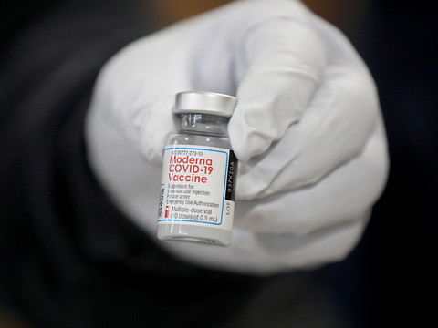 Le Royaume-Uni autorise un troisième vaccin, celui de Moderna