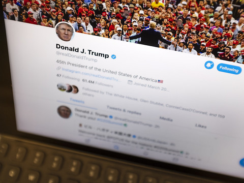 Twitter suspend le compte de Donald Trump de façon permanente