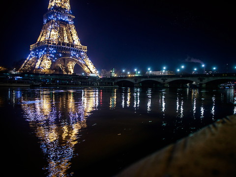 Couvre-feux avancés pour une dizaine de nouveaux départements