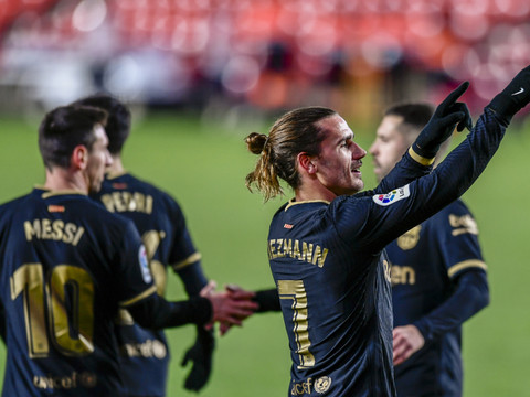 Barcelone régale, le Real cale