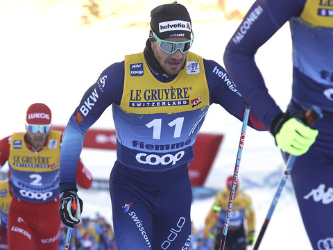 Dario Cologna prend le départ de la dernière étape