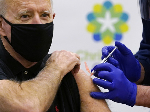 Biden a reçu la deuxième dose du vaccin contre le Covid-19
