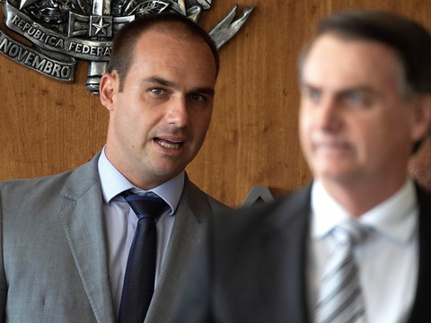 Une photo de Trump sur le profil Twitter du fils Bolsonaro