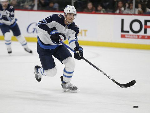 Luca Sbisa à Nashville
