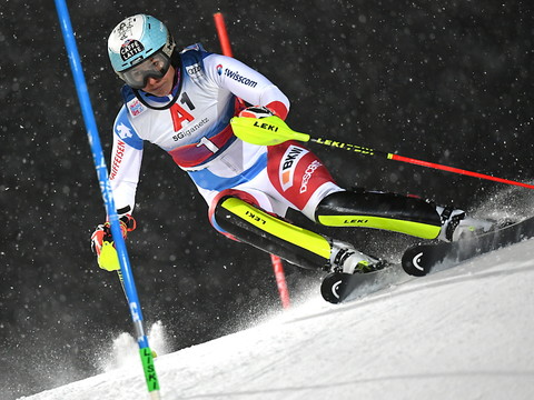 1re manche: Holdener 2e à 0''08 de Shiffrin, Gisin 5e