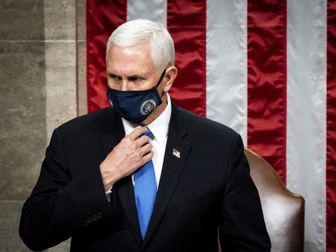 Mike Pence refuse d'invoquer le 25e amendement contre Trump