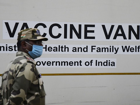 Coup d'envoi de la méga-campagne de vaccination contre le Covid-19
