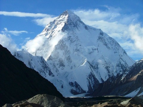 Des Népalais réussissent la première ascension hivernale du K2