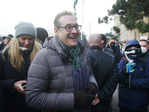 Vienne: 10'000 manifestants anti-masque
