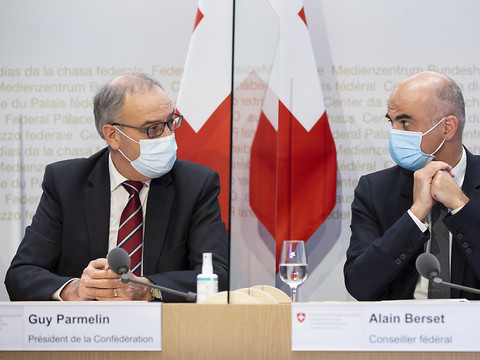Coronavirus: La Suisse entre lundi dans un régime plus strict
