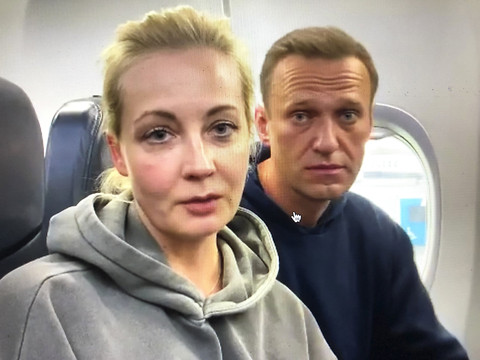 L'avion avec l'opposant Alexeï Navalny à bord a atterri à Moscou