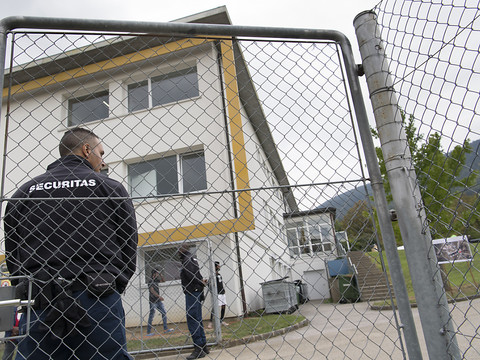 Gestion de la violence à améliorer, selon un rapport