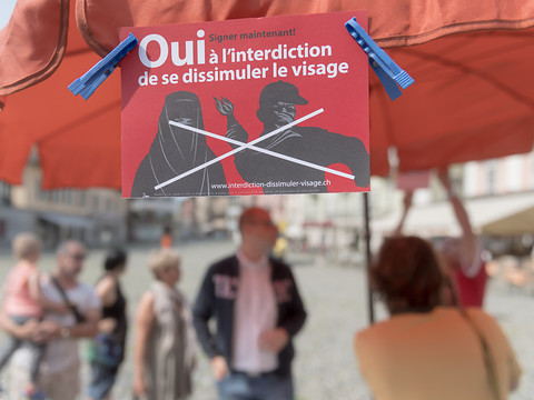 Voile intégral: le Conseil fédéral considère le problème comme marginal