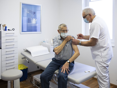 Pro Senectute encourage les seniors dès 50 ans à se faire vacciner