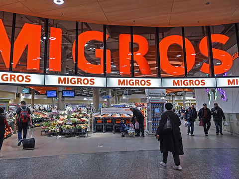 Migros revient en partie sur la suspension du complément RHT