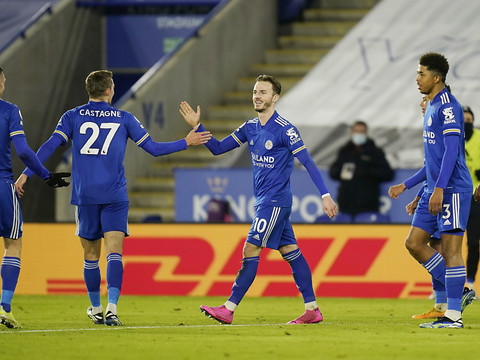 Leicester prend provisoirement la tête