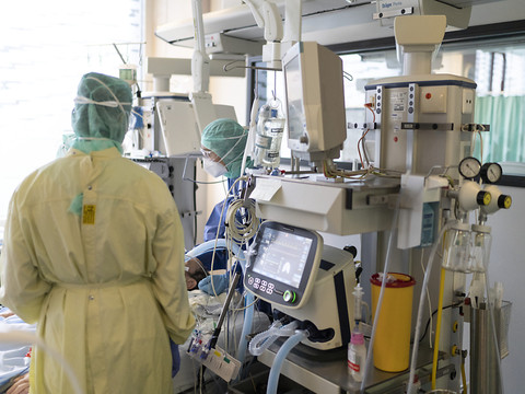 La Suisse compte 2205 nouveaux cas de coronavirus en 24 heures