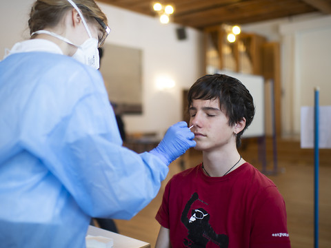 La Suisse compte 2156 nouveaux cas de coronavirus en 24 heures