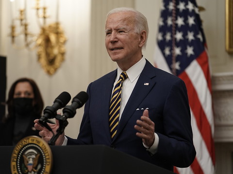 Biden plaide pour son plan de sauvetage