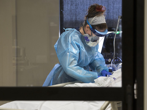 Les Etats-Unis dépassent la barre des 25 millions de cas recensés