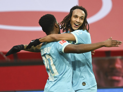 Kevin Mbabu et Nico Elvedi dans l'équipe type du 