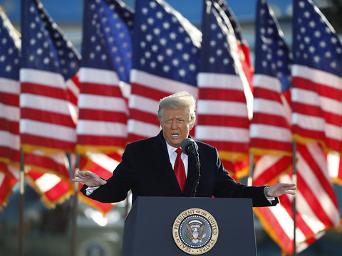 La Cour suprême referme un des fronts judiciaires contre Trump