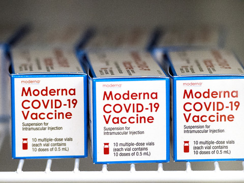 Experts liés à l'OMS: jusqu'à six semaines pour la 2e dose Moderna