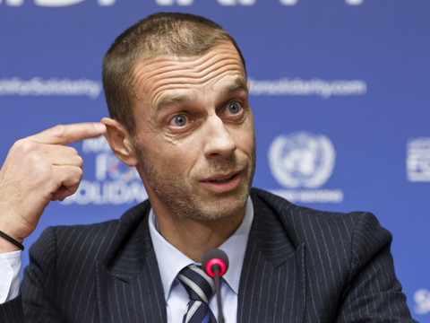 L'UEFA persiste et signe