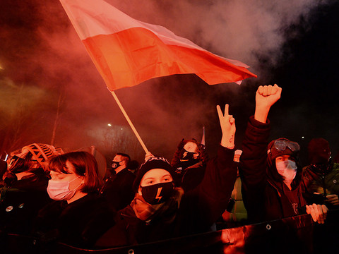 La quasi-interdiction de l'avortement entre en vigueur en Pologne