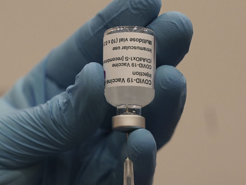 Le vaccin d'AstraZeneca déconseillé aux plus de 65 ans en Allemagne
