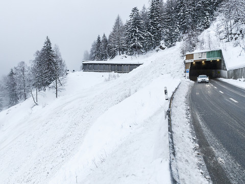 Trafic perturbé et dizaines d'évacuations à cause des intempéries