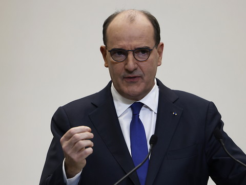 La France ferme ses frontières mais échappe au reconfinement