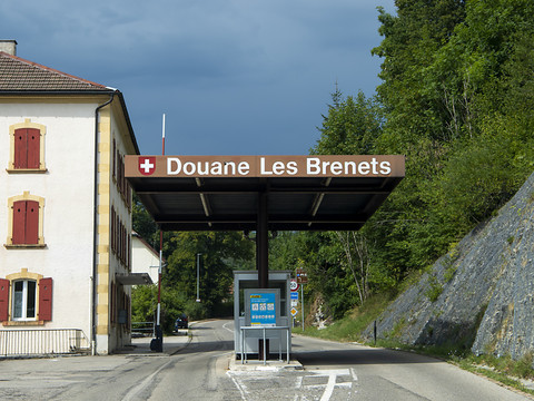 Frontières fermées: impact sur la Suisse à clarifier