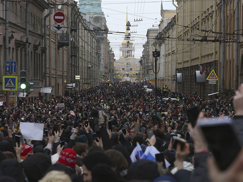 La police russe interpelle en masse des manifestants pro-Navalny